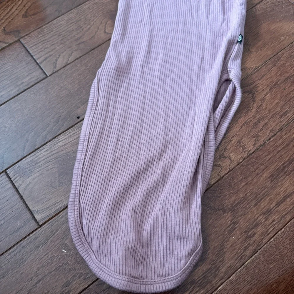 Kyte Baby Bamboo Baby Knotted Gown Nightgown 0-3m Pink With Hat Buttons Stain
